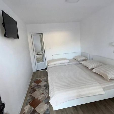 Cris & Mona Hotel Sapinta Ngoại thất bức ảnh