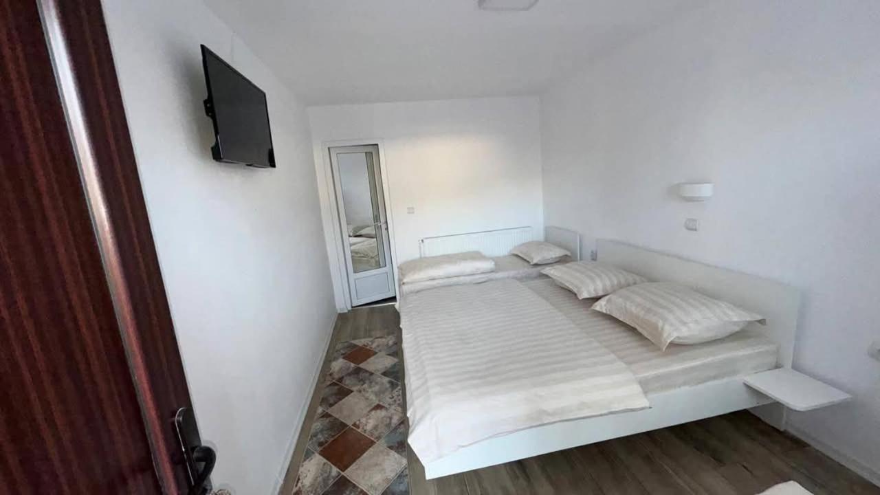 Cris & Mona Hotel Sapinta Ngoại thất bức ảnh