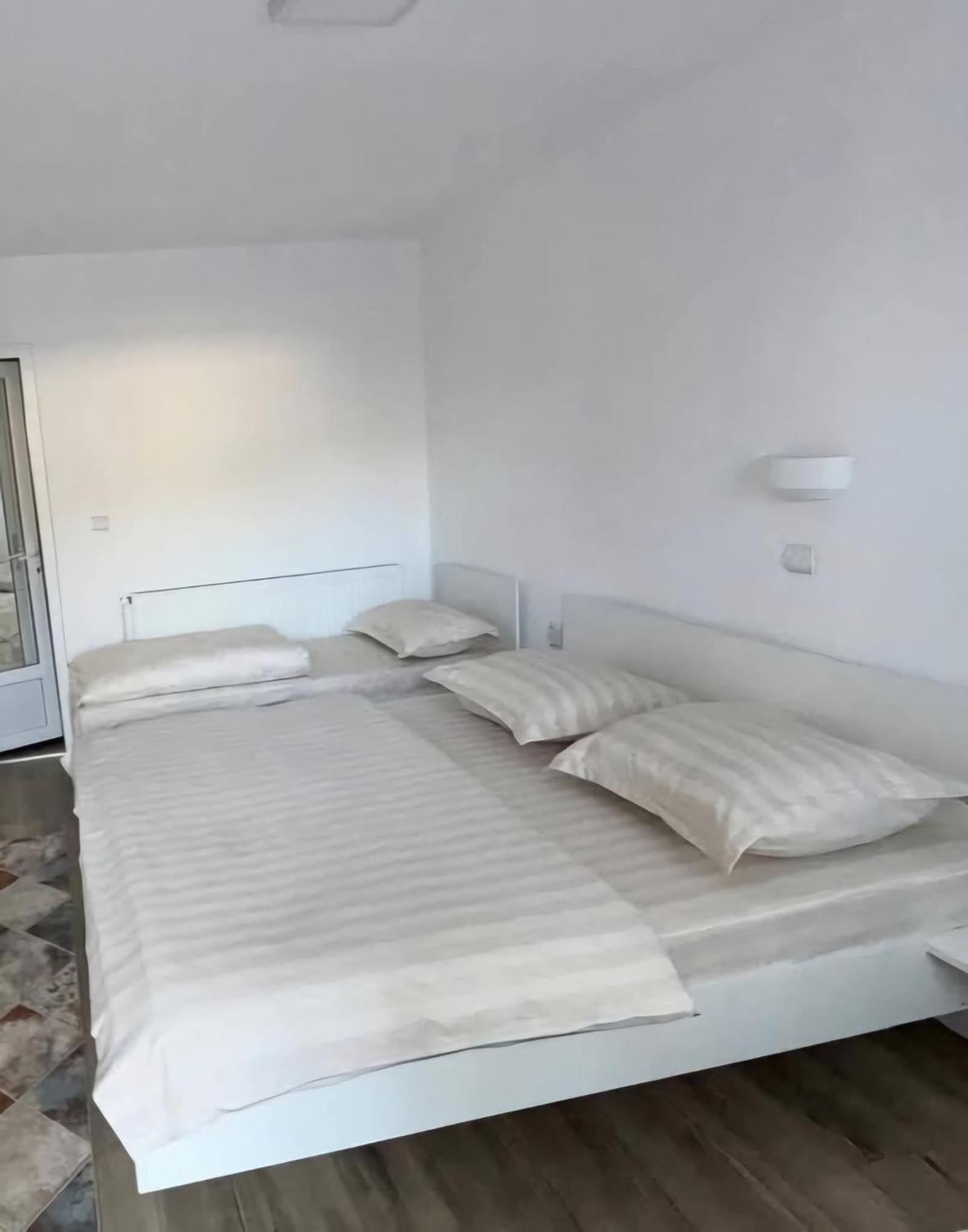 Cris & Mona Hotel Sapinta Ngoại thất bức ảnh